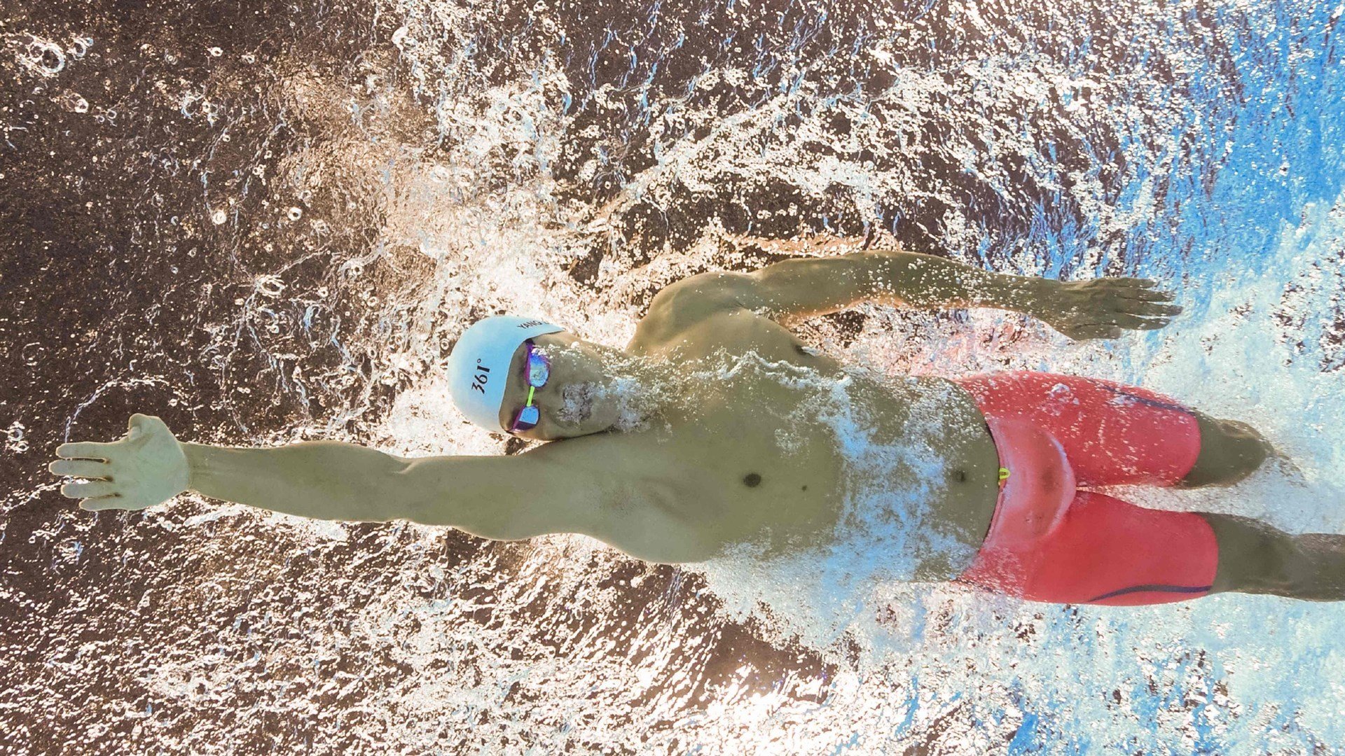 奇亚拉·佩拉卡尼与马泰奥·桑托罗跳板动作协调完美